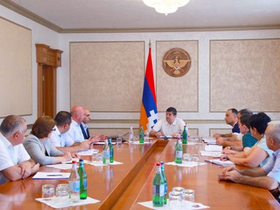 Միայն Ստեփանակերտում մինչև տարեվերջ շահագործման կհանձնվի մոտ 350 բնակարան. Խորհրդակցություն Արցախում