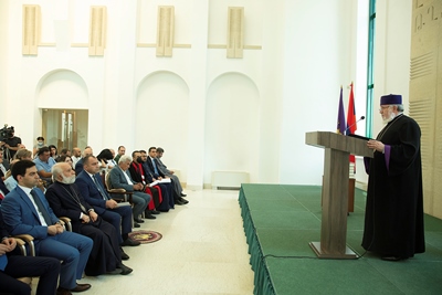 Մայր Աթոռ Սուրբ Էջմիածնում տեղի ունեցավ «Եկեղեցին և սահմանադրական մշակույթը» խորագրով շնորհանդեսը