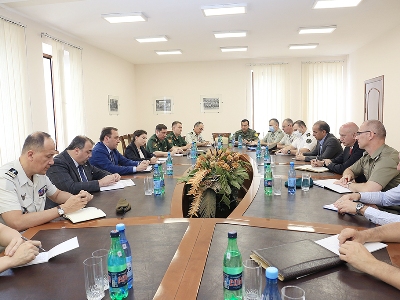 Ժամանակավորապես գրավել են հայկական գերիշխող հենակետը. ՊՆ ներկայացուցիչը՝ ՀՀ-ում հավատարմագրված ռազմական կցորդներին