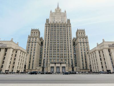 МИД РФ призывает Ереван и Баку воздержаться от действий, чреватых дальнейшей деградацией обстановки