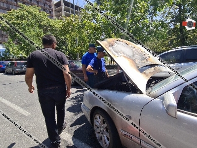 Արտակարգ դեպք Երևանում. Mercedes-ում հրդեհ է բռնկվել․ օպերատիվ են գործել հրշեջ-փրկարարները (ֆոտո)