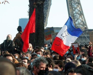 Over 200,000 people held 3rd series of protests in France
