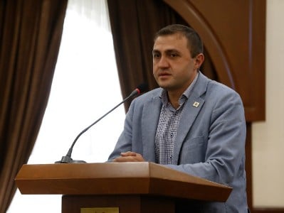 Фракция «Мой шаг» в Совете старейшин Ереван выступила с заявлением в связи с нападением на Армана Антоняна