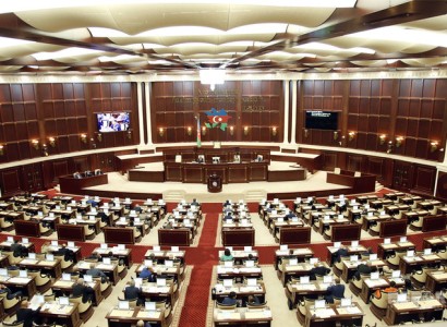 Парламент Азербайджана соберется на экстренное заседание