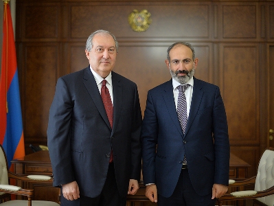 Armen Sarkissian has phone talks with Nikol Pashinyan