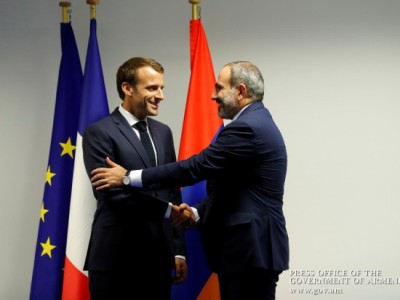 Փաշինյանը հեռախոսազրույց է ունեցել Մակրոնի հետ. վերջինս կարեւորել է սահմանագծումն ու սահմանազատումը