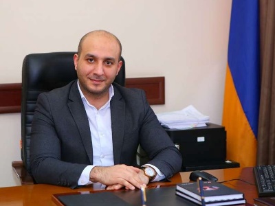 ՀՀ ՊԿԱ իրավագիտության ամբիոնի շրջանավարտ Համլետ Բատիկյանը նշանակվել է փոխվարչապետ Պապիկյանի գրասենյակի ղեկավար