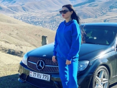 Հայտնի դերասանուհու Mercedes-ը Սևանի ԳԱԻ պոստի մոտ կանգնեցվել է․ նա ենթարկվել է խոշոր չափի տուգանքի