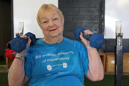US woman becomes world’s oldest female powerlifter