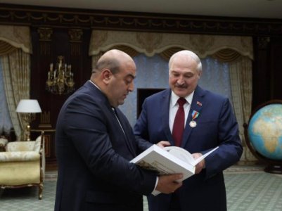 Ալեքսանդր Լուկաշենկոն պարգեւատրվել է «Ադրբեջանի բարեկամ» ոսկե շքանշանով