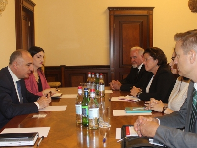 Armenia Special Investigation Service chief meets with US representatives