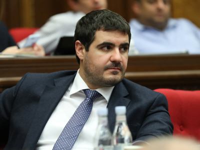 «Гражданский договор»: Заявление Пашиняна об образованности Алиева не является комплиментом