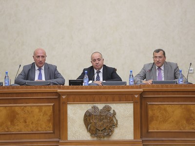 Արշակ Կարապետյանը ներկայացրել է ՊՆ նորանշանակ տեղակալին
