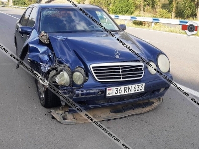 Կոտայքում բախվել են Mercedes-ն ու LADA-ն. LADA-ն հայտնվել է դաշտում․ քույր ու եղբայր տեղափոխվել են հիվանդանոց (ֆոտո)