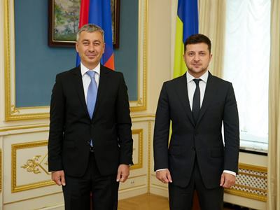 Ուկրաինայում ՀՀ դեսպանն իր հավատարմագրերն է հանձնել Վոլոդիմիր Զելենսկուն