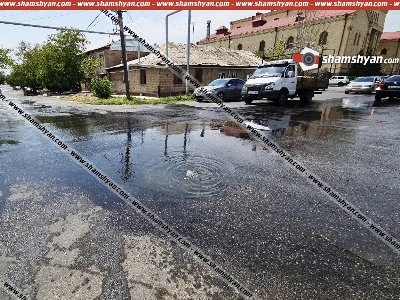 Սիլիկյան թաղամասում երեկվանից կոյուղաջուրը ողողում է փողոցները. «Վեոլիա Ջրից» ասել են՝«շաբաթ-կիրակին կանցնի, կգանք»
