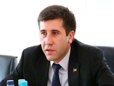 Իշխան Զաքարյանին չեմ նկատել կապիտուլյանտի դեմ պայքարում. Աժ-ում սուս ու փուս նստած է. Մելիքյան