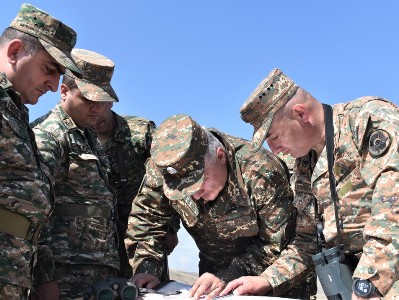 2-րդ զորամիավորման պահպանության գոտու ուղղություններից մեկում անցկացվել են տեղազննման եւ պլանների ճշգրտման աշխատանքներ