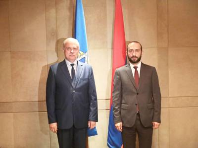Արարատ Միրզոյանը հանդիպել է Ստանիսլավ Զասի հետ. անդրադարձել են ադրբեջանական զորքերի՝ ՀՀ տարածք ներխուժման խնդրին