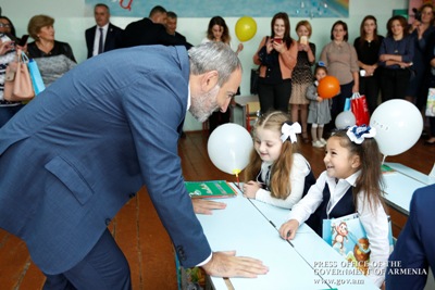 Այսօր Հայաստանում մի կողմից գործազրկության ու աղքատության լուրջ խնդիր ունենք, մյուս կողմից մասնագետների պակաս. Փաշինյան