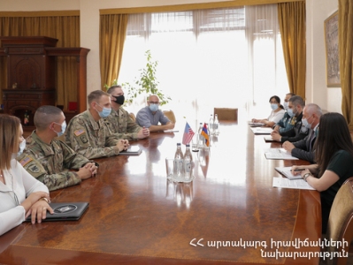ԱԻ նախարարն ընդունել է ՀՀ-ում ԱՄՆ դեսպանության ռազմական համագործակցության գրասենյակի նորանշանակ ղեկավարին