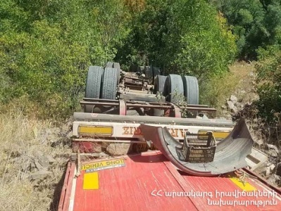 Ավտովթար՝ Մեղրի-Երևան ճանապարհին․բեռնատարը գլորվել է ձորը