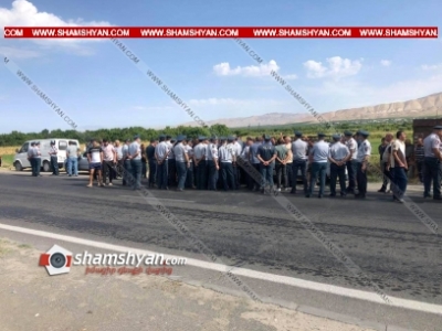 Виноградари перекрыли дорогу Ереван-Ерасх: они требуют встреч с губернатором и представителем правительства