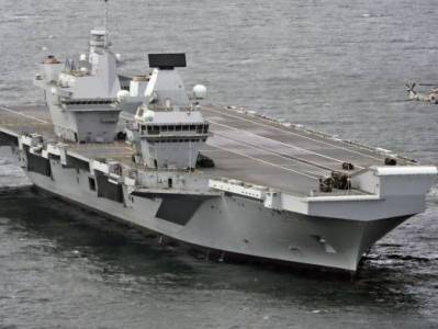 Британский авианосец Queen Elizabeth впервые зашел в японский порт