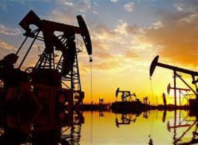 Цены на нефть снижаются на 1%