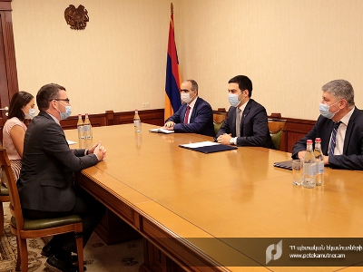 Ռուստամ Բադասյանն ընդունել է Միացյալ Թագավորության դեսպան Ջոն Գալագերին