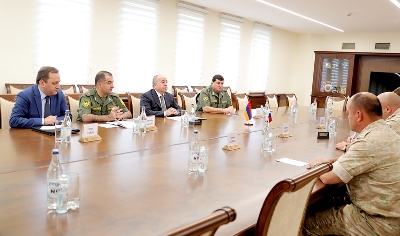 Armenia defense minister receives new commander of Russia peacekeepers in Karabakh