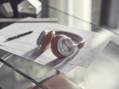 BEOPLAY HX ականջակալները՝ Հայաստանում. դրանք հասանելի է մի քանի գույներով՝ սև, անտրացիտ, ավազե և փայտե երանգներով (ֆոտո)