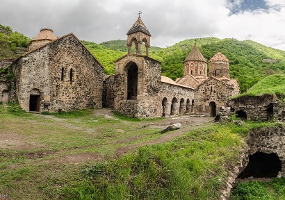 Ցուցահանդես, որտեղ Դադիվանքը ներկայացված է առանձին ցուցավահանակներով