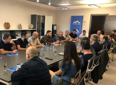 Հայաստանի դեսպանը հանդիպել է Ուկրաինայի հայ համայնքի ներկայացուցիչների հետ