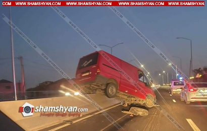 «Ford Transit»-ը «Հյուսիս-հարավ» ճանապարհի նոր կառուցվող հատվածում հայտնվել է բետոնե պատնեշի վրա