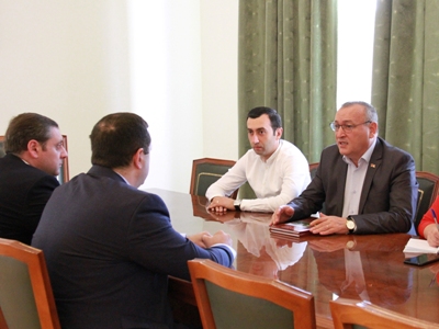 ԱՀ ԱԺ նախագահ Արթուր Թովմասյանը ընդունել է ԵՊՀ ռեկտորի ժամանակավոր պաշտոնակատար Հովհաննես Հովհաննիսյանին