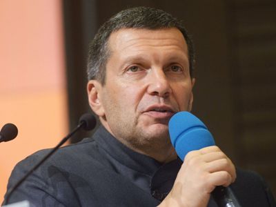 Российский телеведущий: Армения должна начать заниматься тем, что на земле – экономикой