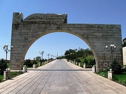 Ինչ-որ թուրք՝ իր անձնակազմով, ոտք է դնում է ու պղծում մեր երեխաների շիրիմները․ զոհվածի հարազատ