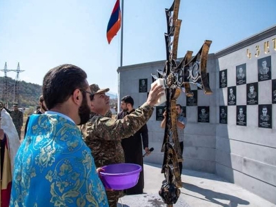 ԶՈւ զորամիավորումներից մեկի N զորամասում բացվել է պատերազմի զոհերին նվիրված հուշապուրակ