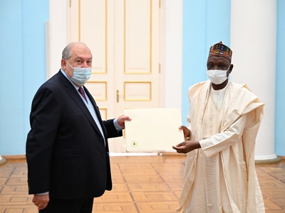 Newly appointed Ambassador of Nigeria presents Letters of Credence to Armenia President