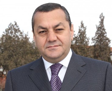 «Հրապարակ». Քաղաքական տարբեր ճամբարներում հայտնված ազգականները վիճել են ու միմյանցից հեռացել