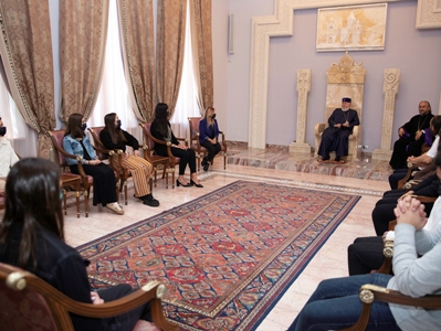 Ամենայն Հայոց Կաթողիկոսը ընդունել է Բուենոս Այրեսի ՀԲԸՄ վարժարանի սաներին