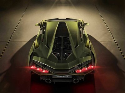Lamborghini готовит быстрейший четырёхместный суперкар на батарейках