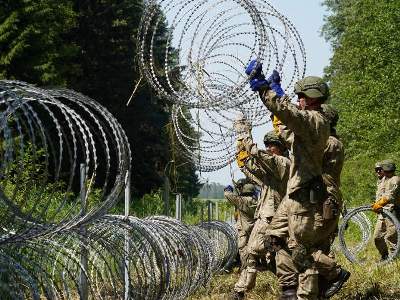 В Литве началось строительство забора на границе с Белоруссией
