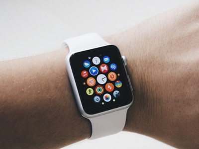 Первые Apple Watch признали устаревшими