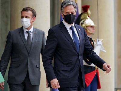 Macron and Blinken discuss tensions between Paris and Washington