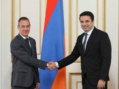Ալեն Սիմոնյանն ընդունել է Հայաստանում ԿԽՄԿ պատվիրակության ղեկավար Թիերի Ռիբոյին