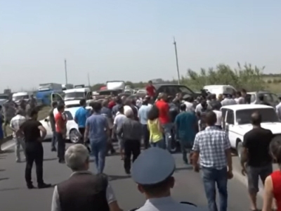 «80 տոննա խաղող ունեմ, որի կեսն եմ մթերել, մնացածն էլ անորոշ է». խաղողագործները կրկին ճանապարհ են փակել