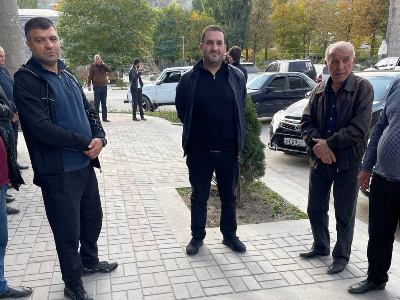 Մենուա Հովսեփյանը 30 միլիոն դրամ գրավի դիմաց ազատ արձակվեց (ֆոտո)