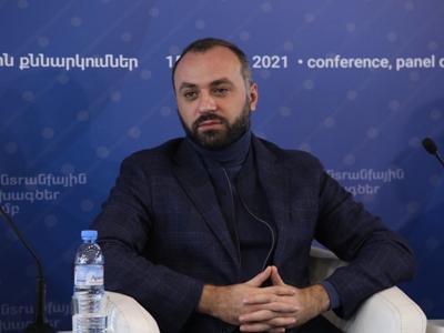 ԱՆ-ի պարզաբանումը զավեշտ է ու խայտառակություն. Ռոբերտ Հայրապետյանը փորձում էր զսպել ծիծաղը